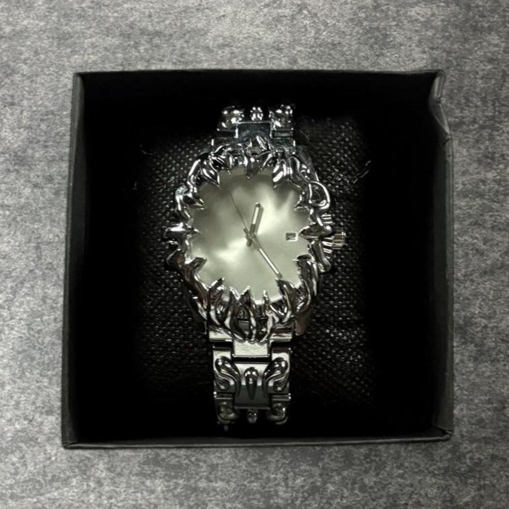 Silver Tone Gothic Flame Thorn Watch Tribal Link Bracelet Analog Date Y2K Style